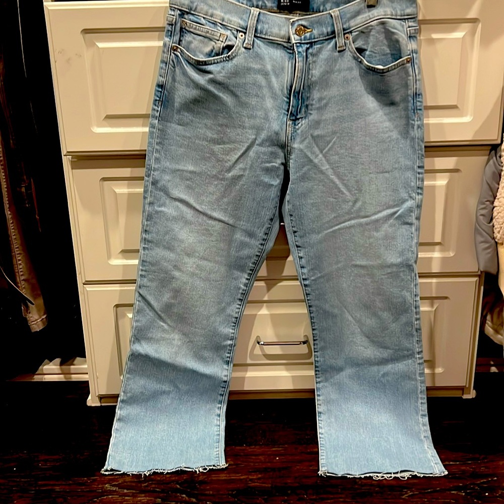 Gap denim jeans so 10/30R, kick fit